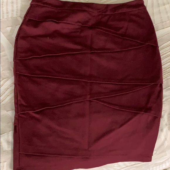 I DuUE +2 Dresses & Skirts - Skirt